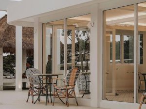 Lewi’s Organics Factory Shop 026